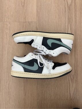 Nike Men’s Low-Top Sneakers — White, Black & Sage